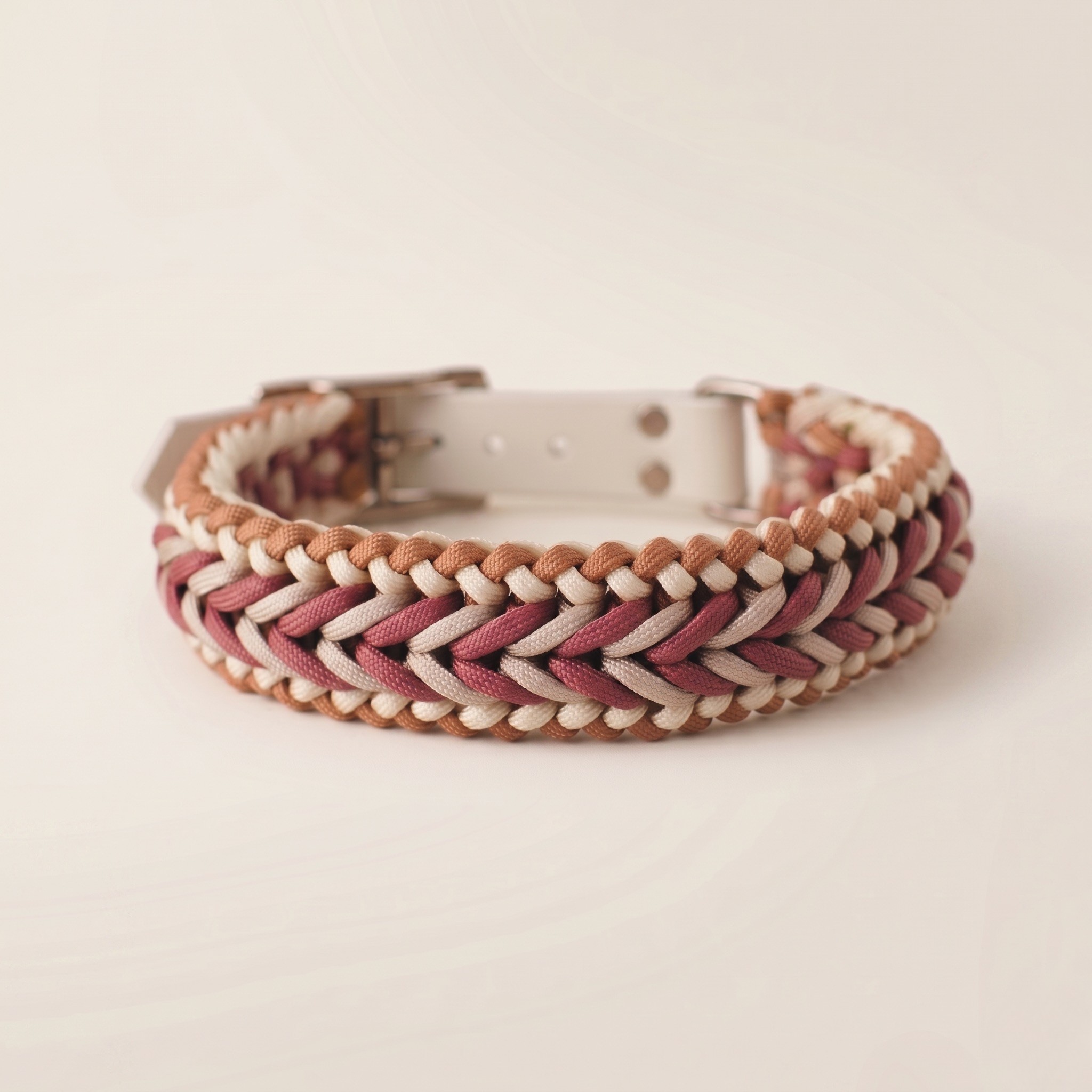 Halsbänder aus Paracord