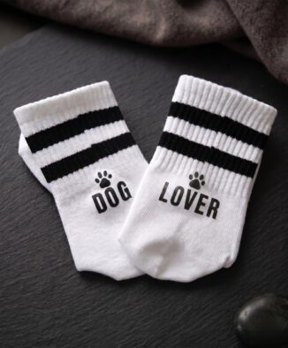 Retro Tennissocken „DOG LOVER“ – Weiß mit Statement-Print & Pfote
